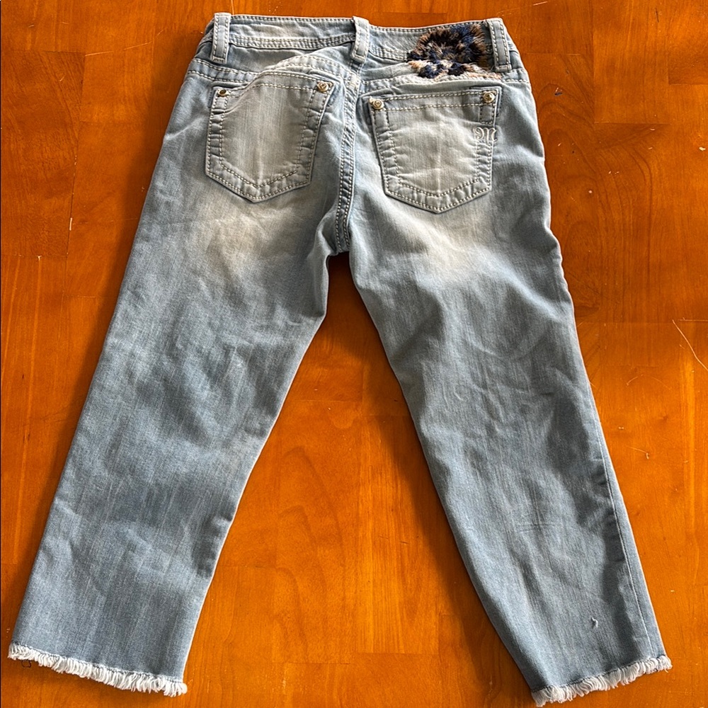 Miss Me Capri Girl Jeans - Picture 4 of 8